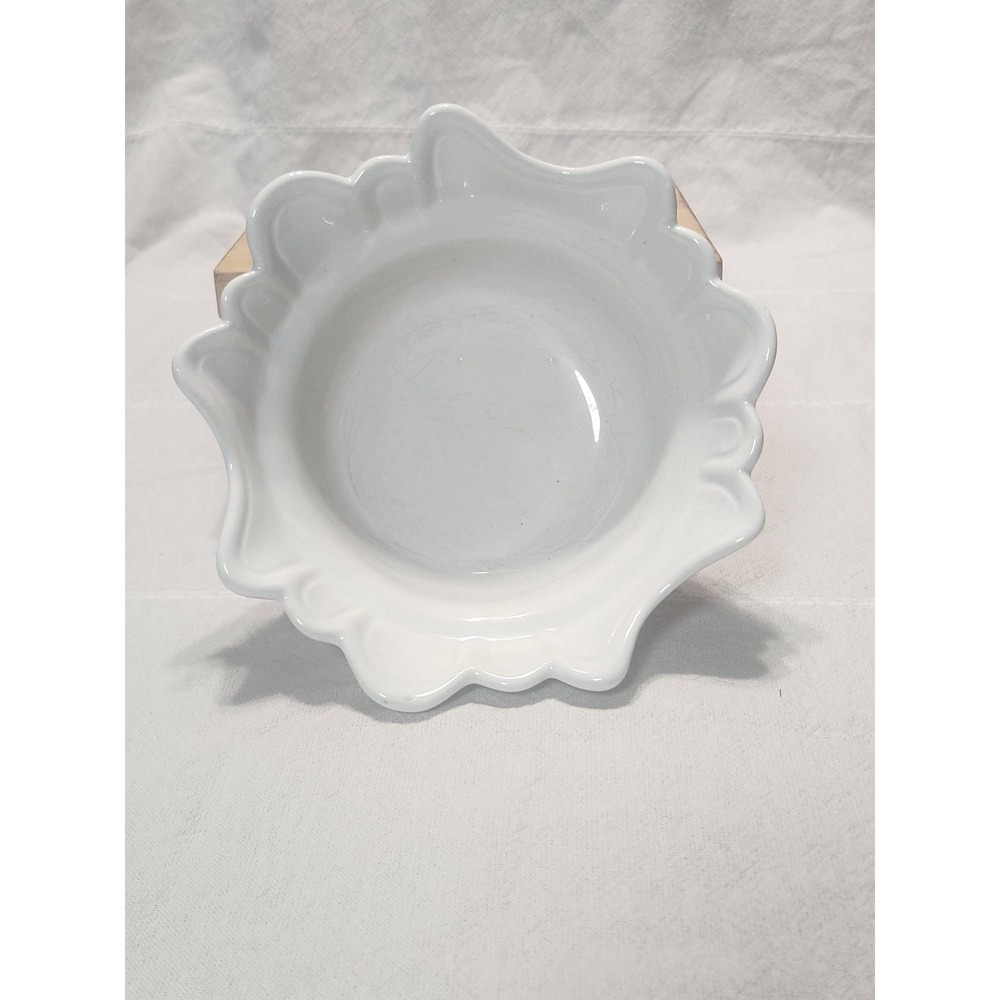 Vintage California Pottery White Scalloped Bowl USA CALIF L58 Mid Century 7 inch